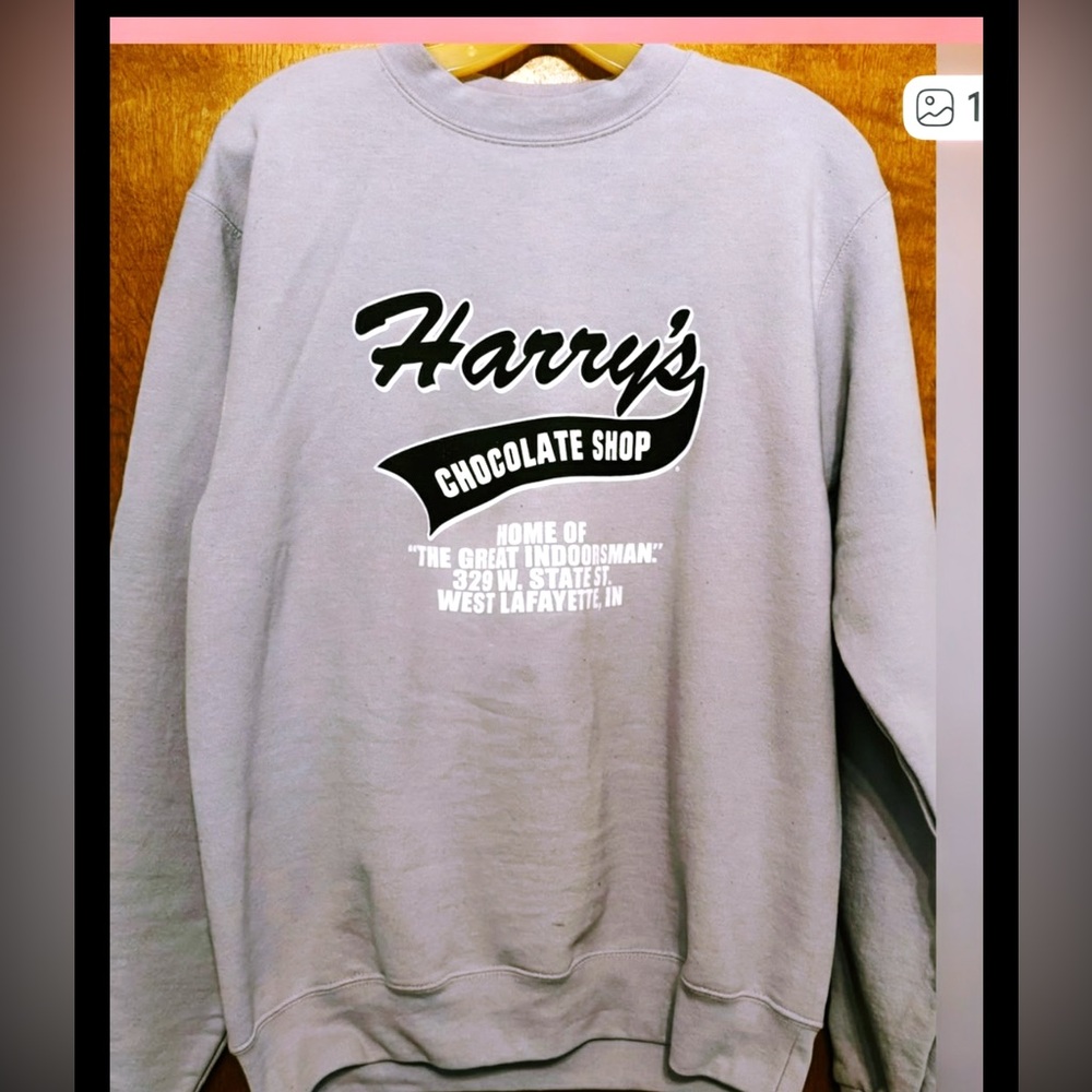 Harry’s Chocolate Shop Sweatshirt. Excellent condition